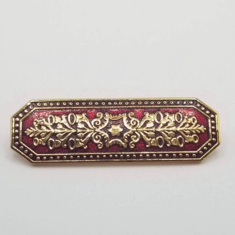 MMA Metropolitan Museum of Art Red Enamel Gold Tone Bar Pin Brooch